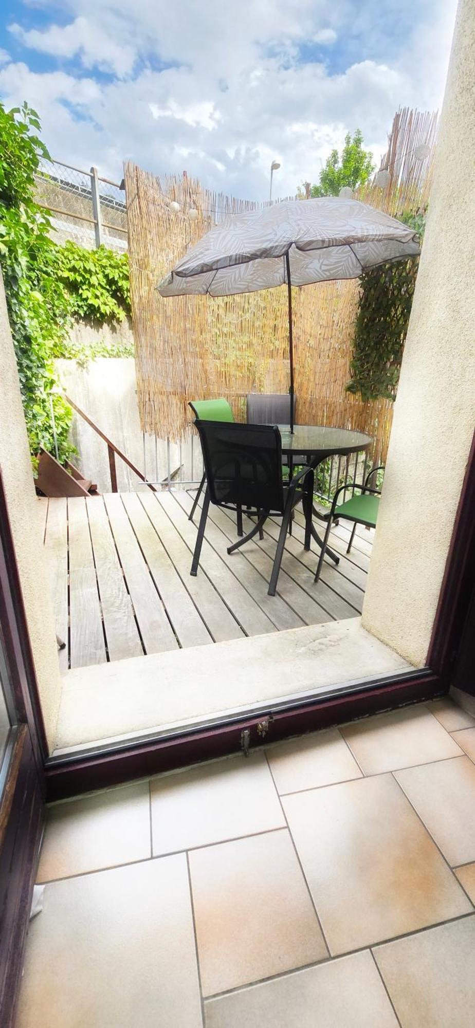 Apartment Au 26bis, 2 Montreux, 1 Niveau 0 Et Un Autre Duplex Niveau 1 Et 2, 15 Minutes A Pieds Du Centre De Montreux, Leman, Ideal Pour Balades En Ville, Montagne, Festivals, Casino, Plages, Ski, Fredy Mercury, Marche De *